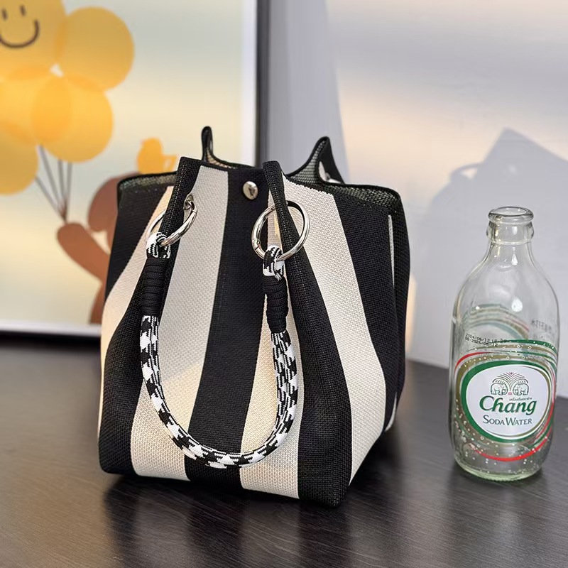 Bolsa de punto bolsas de dibujos animados para mujeres lindas bolsas de regalo de mano bolsas de bocadillos prácticas versátiles bolsas de cubo baratas gran capacidad