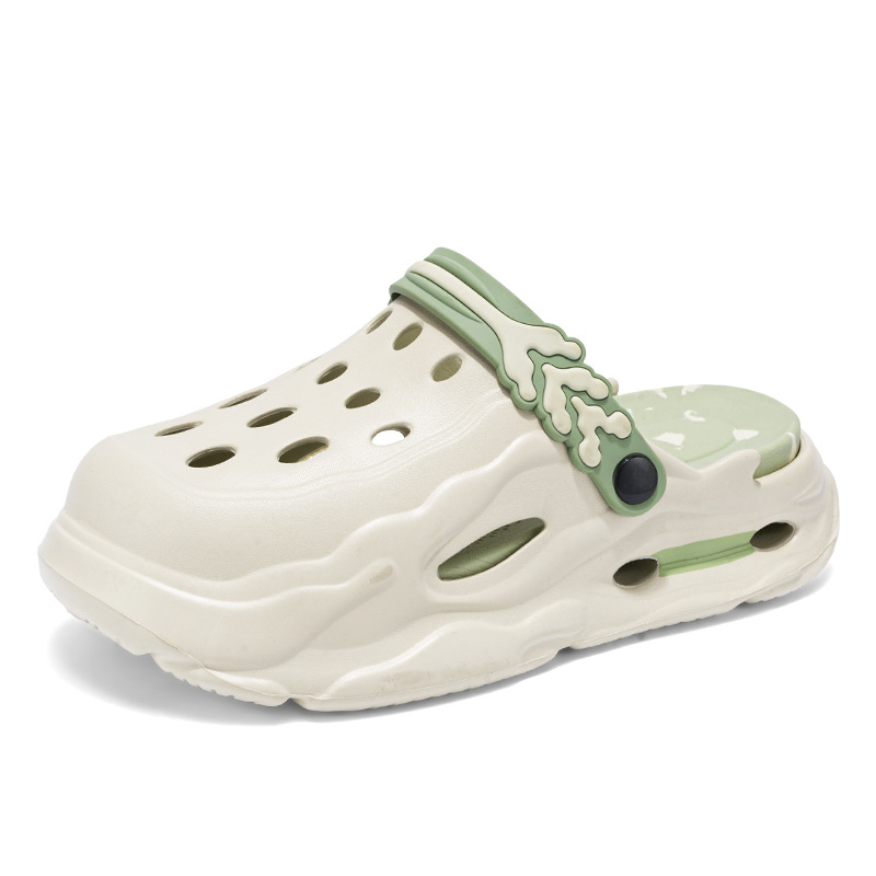 Nuevos zapatos con agujeros para hombres, suela gruesa antideslizante, zapatillas Baotou, sandalias de playa de moda de verano para hombres