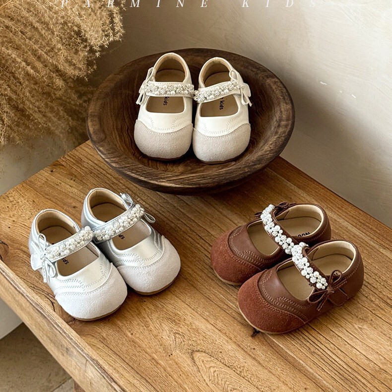 French-Style Elegant and Beautiful Pearl Strap Flats for Women, 2025 Spring/Summer New Ballet Shoes, Flat Mary Jane Shoes French-Style Elegant and Beautiful Pearl Strap Flats for Women, 2025 Spring/Summer New Ballet Shoes, Flat Mary Jane Shoes
