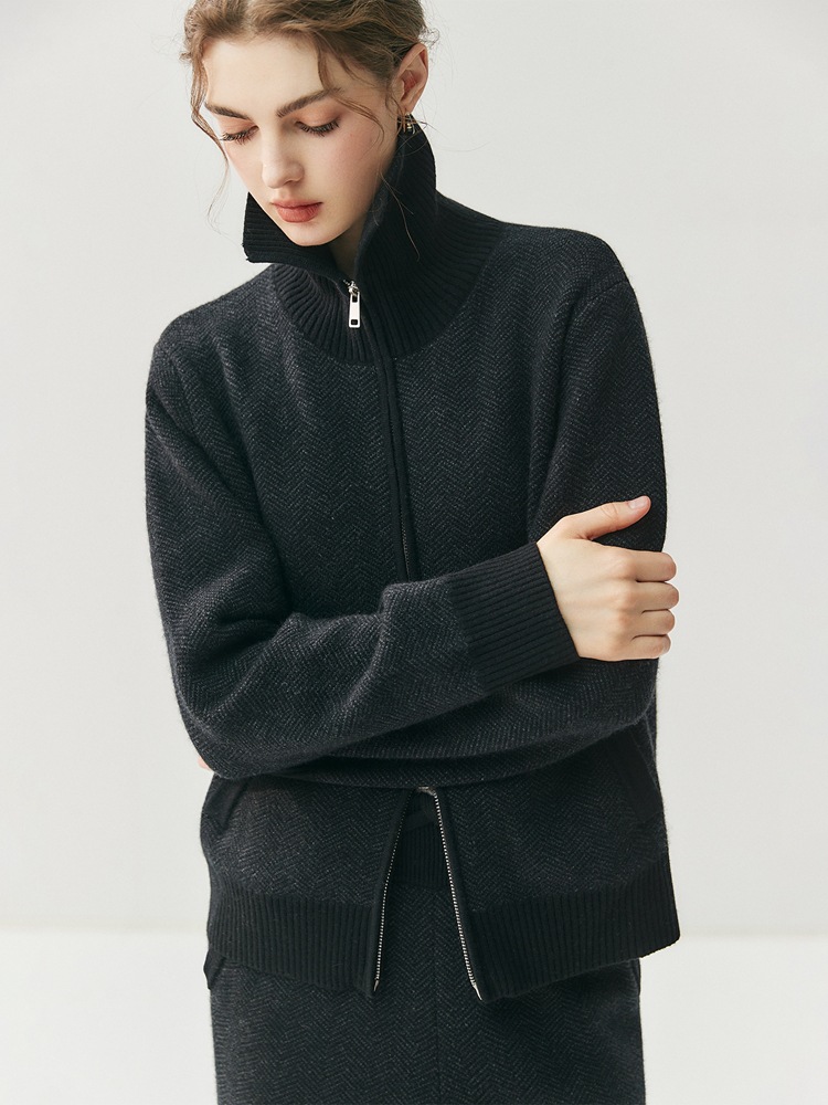 Demi-season cashmere cardigan