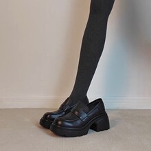 ��Ƥ��~��Ƥ����ɸ�һ�_�Ř���ЬŮ�͹�Ӣ����ɫ�ٴ�СƤЬ��Ь