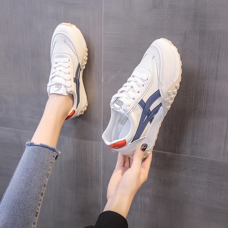 Primavera y verano nuevos zapatos blancos casuales de suela blanda, moda de moda, zapatos deportivos antideslizantes de suela plana para mujer