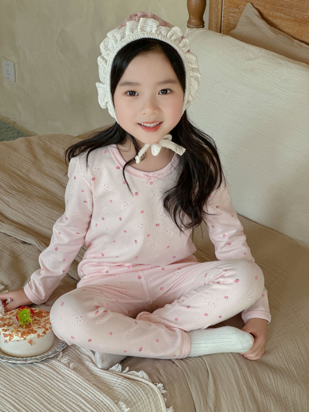 핑크 딸기 토끼