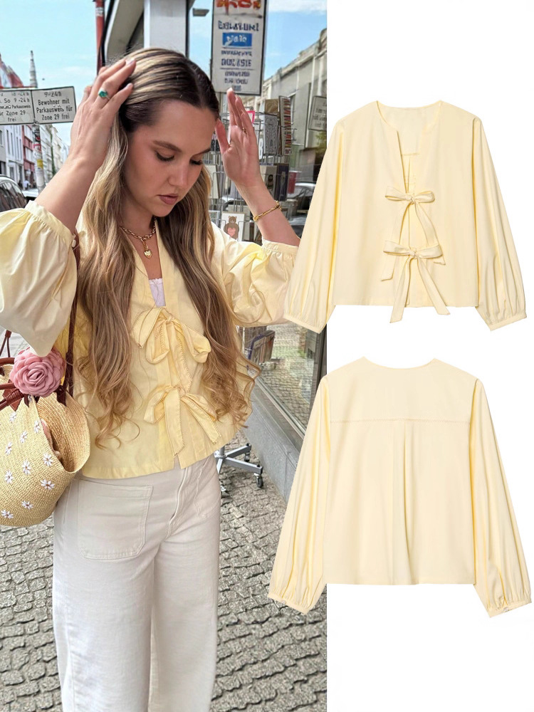 summer shirt for leisure with bow with a round collar