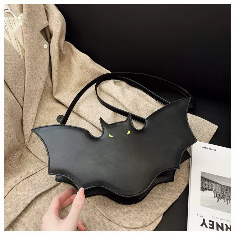 2025跨境包包女新款万圣节限定斜挎包单肩包包质感搞怪蝙蝠包女包