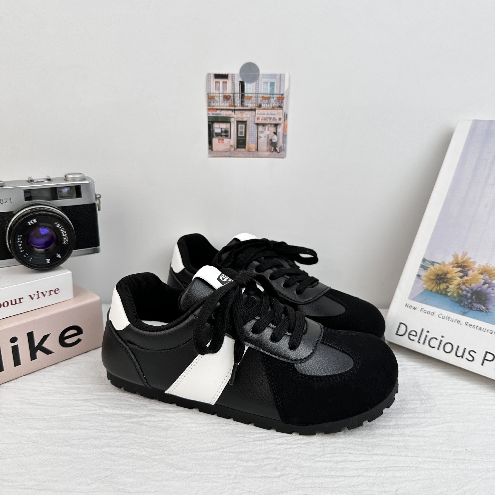 YUANBO explosión de zapatos de mujer de entrenamiento de verano 2025 nuevos zapatos casuales de nicho ligeros transpirables zapatos de moda pequeños zapatos blancos