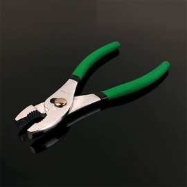 钢丝钳;修枝剪;锤子