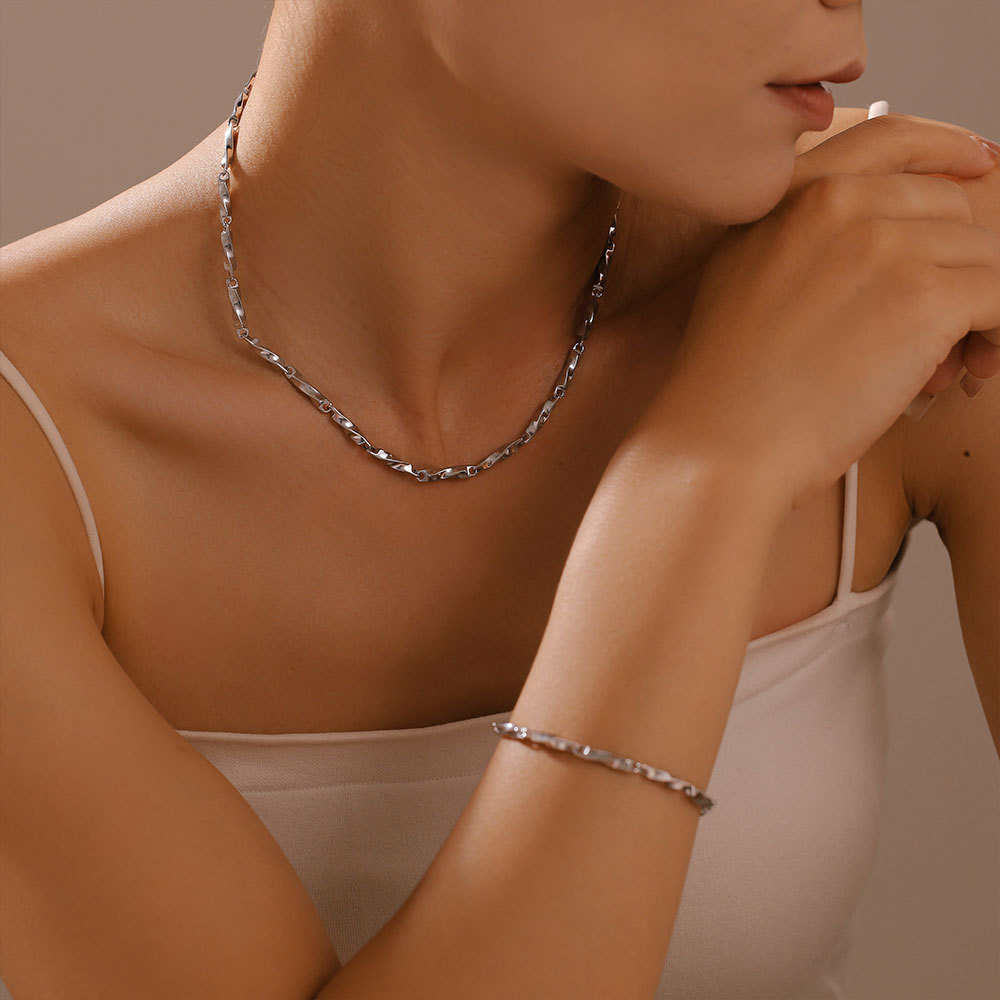Conjunto de joias com colar e pulseira de elos em losango_voghion.com