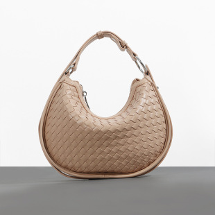2025�¿����Ӱ�������W���r�п羳���R�d���uͨ���uŮ��bags