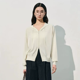 女式针织衫;女式T恤;女式衬衫