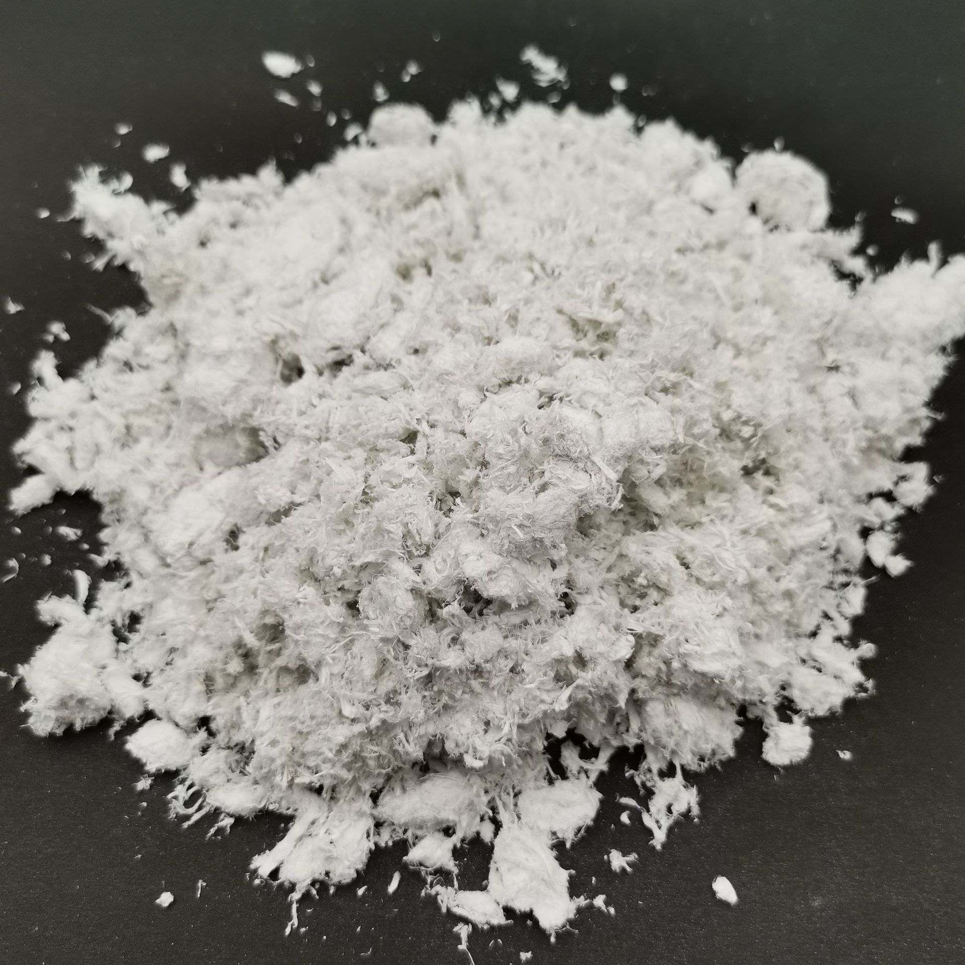 木质纤维现货批发轮胎自补液纤维保温抗裂人造纸浆高白自补液纤维