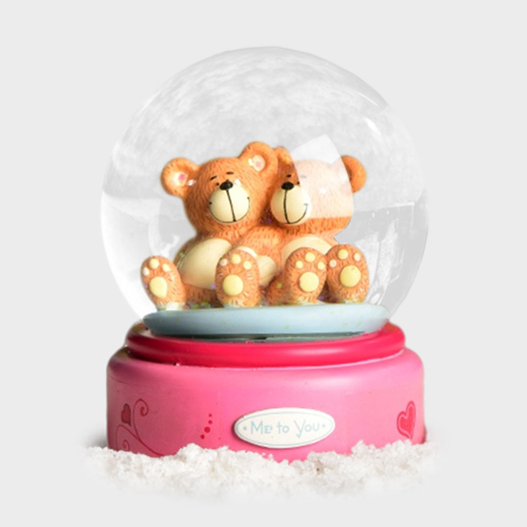 Bola de cristal de resina decoración giratoria nieve función bola de agua dibujos animados vidrio bola de agua festival productos promocionales apoyo al por mayor