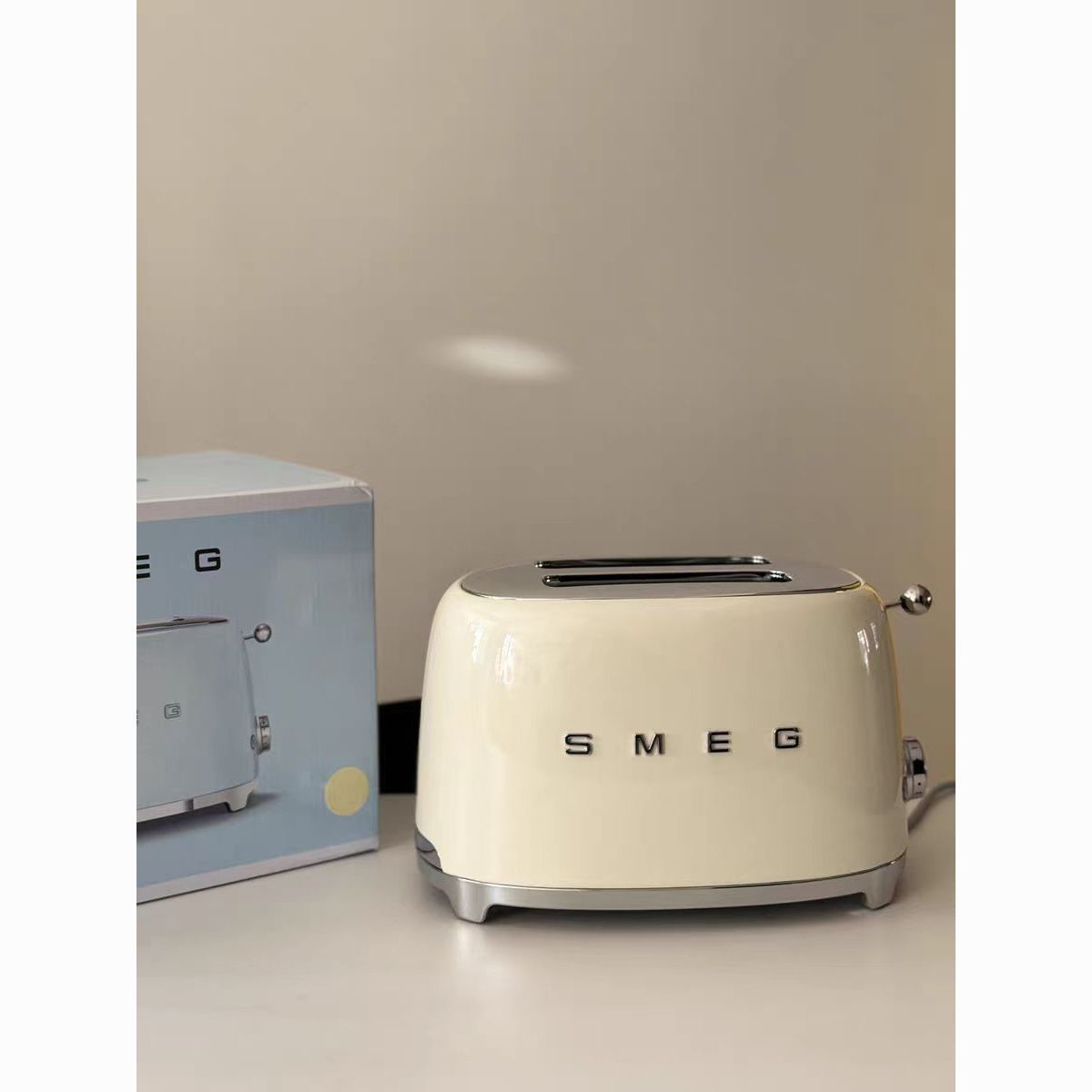 SMEG retro toaster household bread toaster automatic breakfast machine cream white 2-slice pack