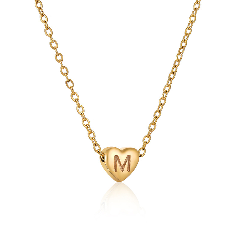 Estilo europeo y americano ins collar de letras en forma de corazón de acero inoxidable mujer de titanio de acero melocotón en forma de corazón carta nicho Cadena de clavícula al por mayor