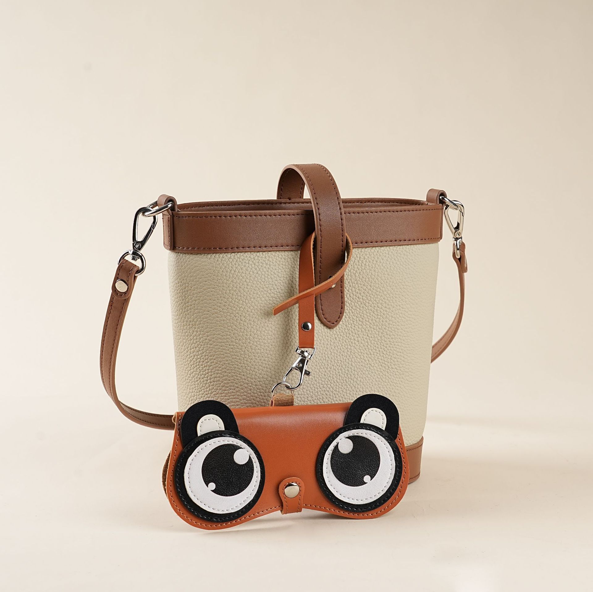 Cartoon cute glasses clipins moda gafas de sol bolsa portátil gafas de sol caja protector bolsa para hombres y mujeres colgante