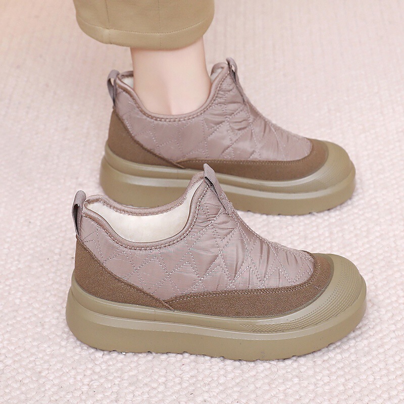 2025 New Style Old Beijing Cotton Shoes, Winter Fleece-Lined, Thickened, Warm Snow Boots, Non-Slip Soft Sole, Slip-On Mom's Cotton Shoes 2025 New Style Old Beijing Cotton Shoes, Winter Fleece-Lined, Thickened, Warm Snow Boots, Non-Slip Soft Sole, Slip-On Mom's Cotton Shoes