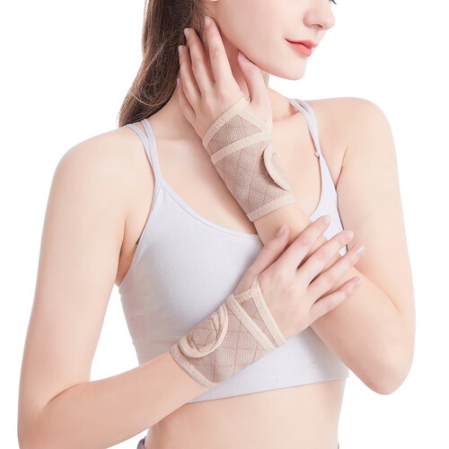 Wholesale sports wristbands knitted wrapped warm-assist wristbands for men and women sports fitness weightlifting basketball wristbands