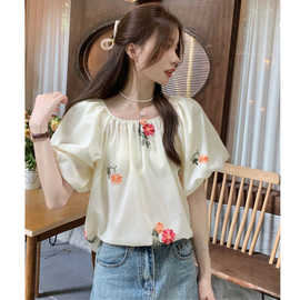 2023夏季韩版甜美法式花朵刺绣设计感衬衫女圆领泡泡短袖宽松上衣