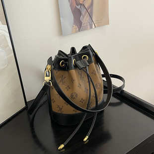 Vintage Printed Drawstring Bucket Bag Women's 2024 New Arrival Light Luxury High-End Texture Crossbody Bag Hand Carrying Out Women's Bag