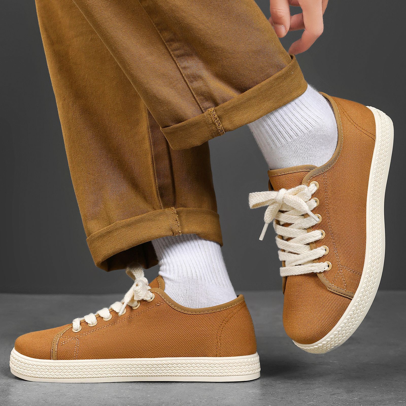 Zapatos de hombre 2026 primavera zapatos casuales respirables zapatos de lona simples delgados versátiles zapatos de moda retrógrados zapatos únicos zapatos de skate ligeros