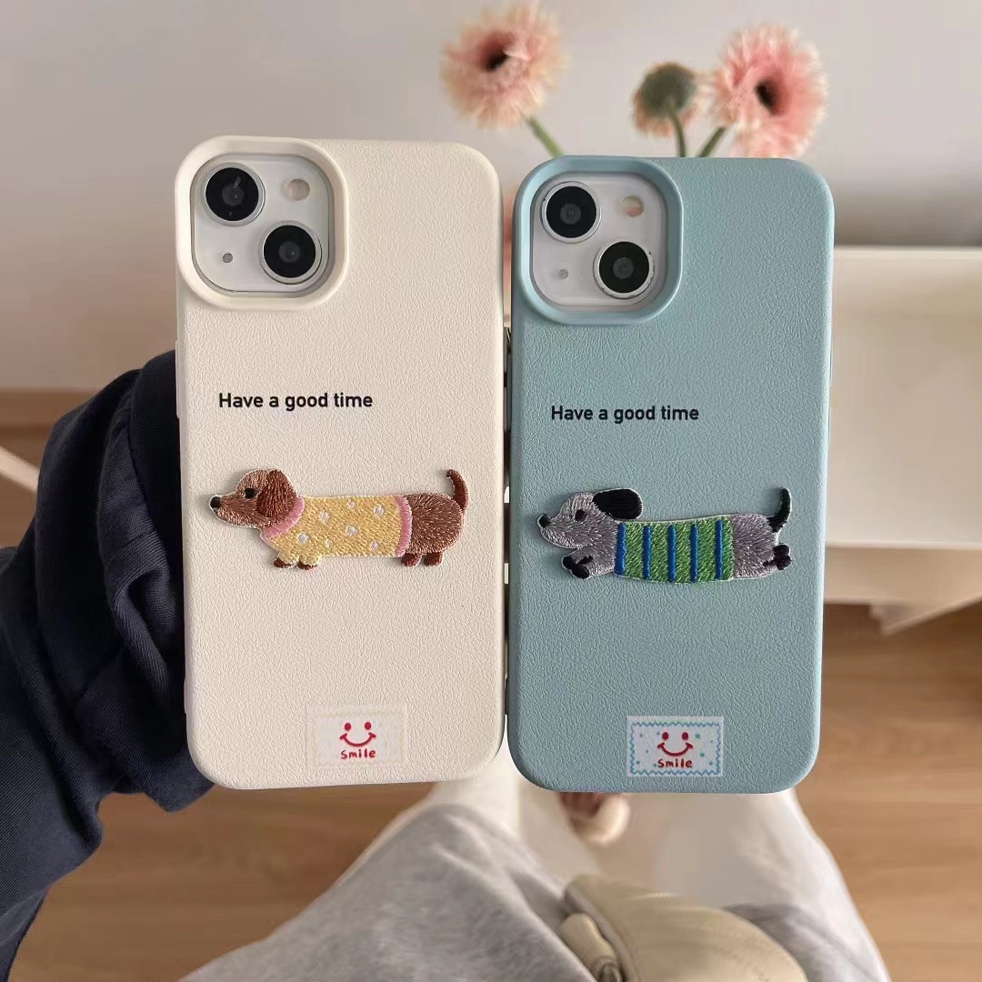 Perro salchicha bordado con patrón de cuero de nicho para iPhone15 funda para teléfono móvil 16ProMax Apple 14/13 pareja