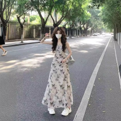 クールなインク蝶花サスペンダードレス女性のための 2025 夏の新しいフレンチシックで美しい気質ロングスカート
