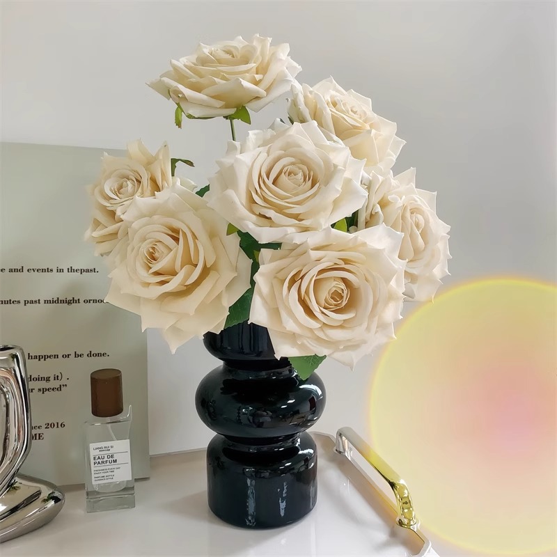 Marfil Blanco / Relieve + Vaso de Onda Negro