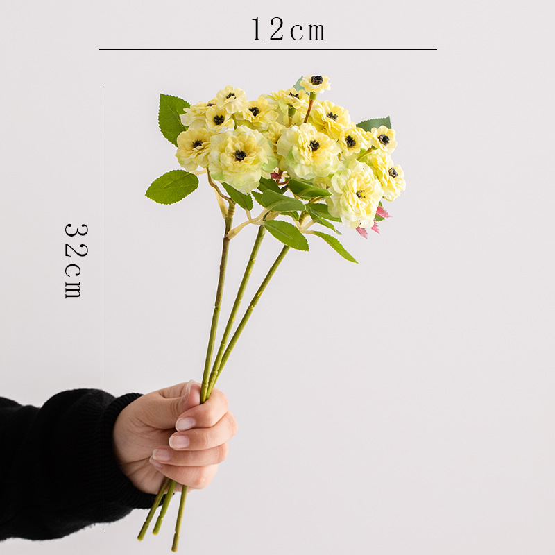 3 짧은 장미 꽃 (노란색)