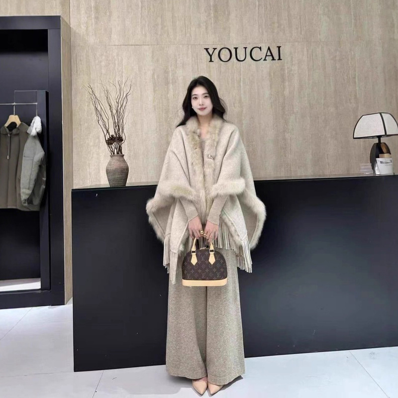 2025 Autumn/Winter New Style Fox Fur Tassel Shawl Cape Elegant Wool Coat for Women Socialite High-End Woolen Jacket