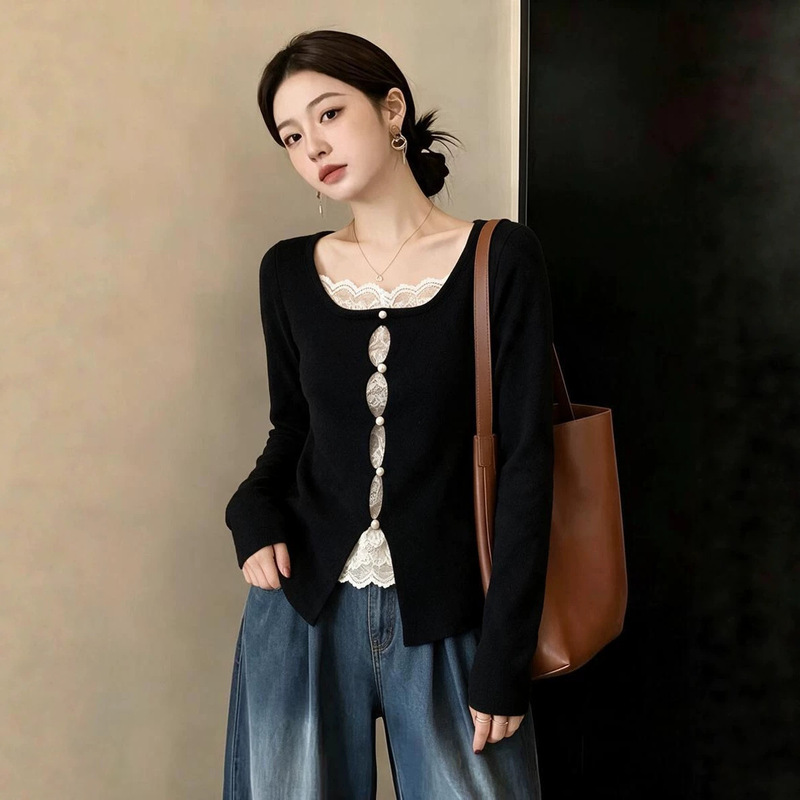 Autumn collection: stylish and unique knit sweater, oversized women's design, casual Korean-style top that slims the figure and looks fashionable
