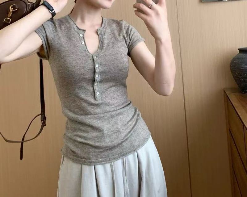 2025早秋新款通勤风韩版半开领纽扣设计气质显瘦百搭短袖针织上衣|undefined