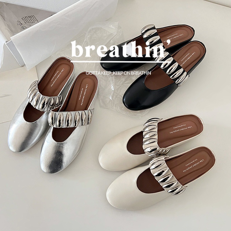 Exclusive fashionable sandals