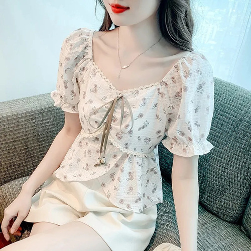 French Sweet Floral chiffon blouse with square neck and puff sleeves, women's summer waist-cinching slimming petite short shirt