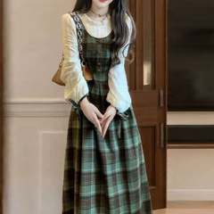 森系复古绿格连衣裙子秋装女2025新款学院风小个子假两件背带长裙