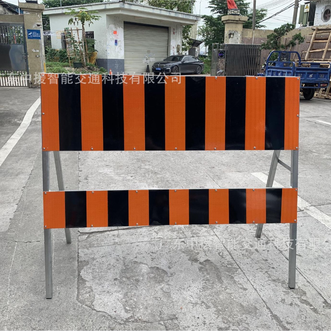 广东厂家直销道路施工牌交通标志牌 折叠活动施工路栏架 警示架