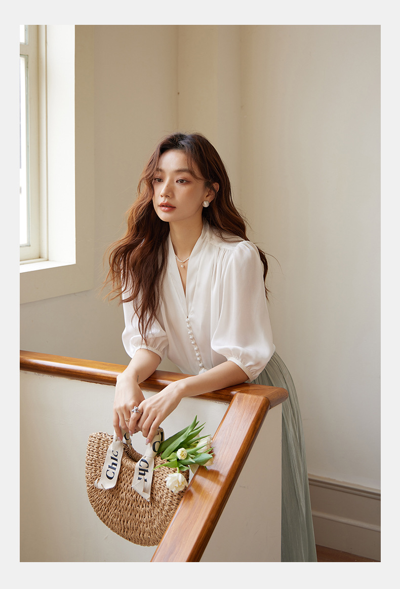 起范2024夏季新品法式知性优雅V领女士衬衫宽松显瘦缎面衬衣82911 pic 8