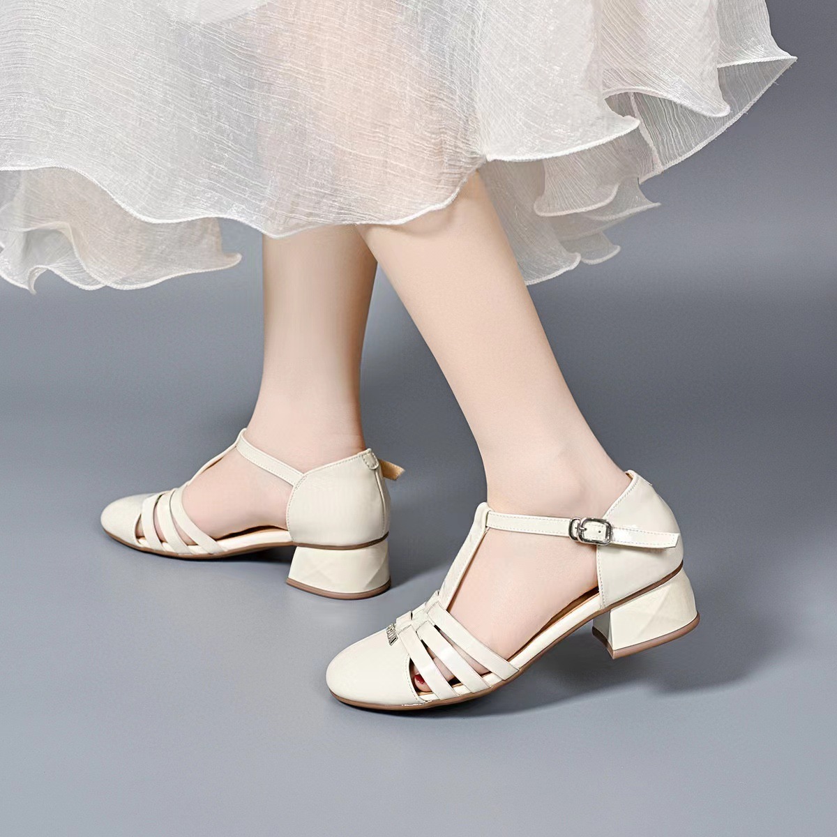 Dép sandal nữ da thật mũi kín gót vuông thấp quai ngang bóng — Màu đen chi tiết 7