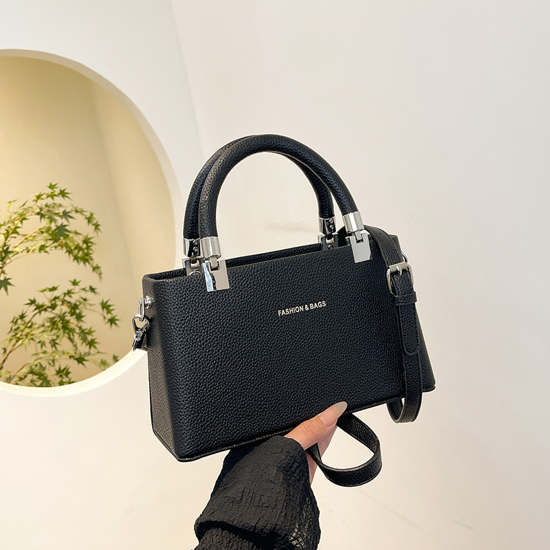国境を越えたハードケースのバッグの女性バッグhandbags2025の新しいファッション女性が肩を斜めに掛けて小さい方のバッグを持っている|undefined