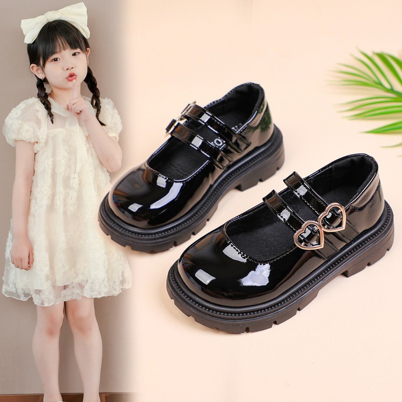 Girls' Leather Shoes 2026 Spring New Style Black Heart-Shaped Rhinestone Princess Shoes for Older Children, Stylish Soft-Soled Shoes