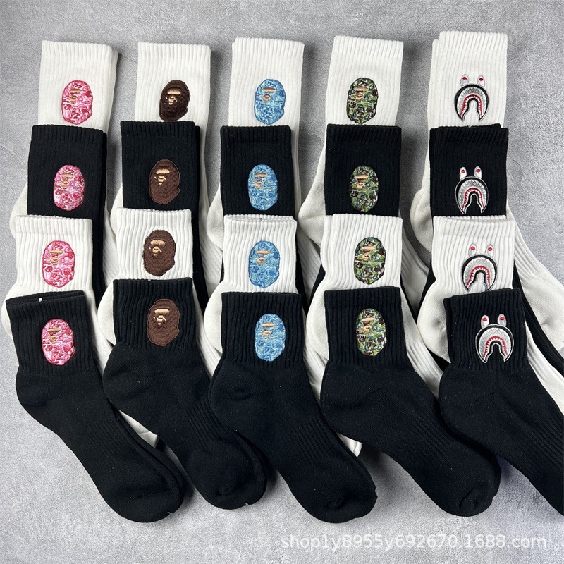 Japanese Bape Ape Head Exquisite Embroidery Towel Bottom Mid-Length Men's and Women's Sports Socks Solid Color Trendy Brand Socks Wholesale