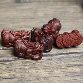 雷击枣木貔貅挂件吊坠钥匙扣配件老料深色精雕手工木雕手把件木质