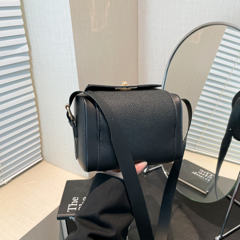 Bolso para cámara textura cuero suave bolso de mujer estilo occidental 2025 nuevo bolso casual de moda retro ins bolso de hombro simple marea