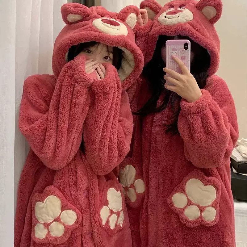 唐老鸭睡袍长款浴袍冬季女玉桂狗珊瑚绒草莓熊加厚家居服睡衣套装