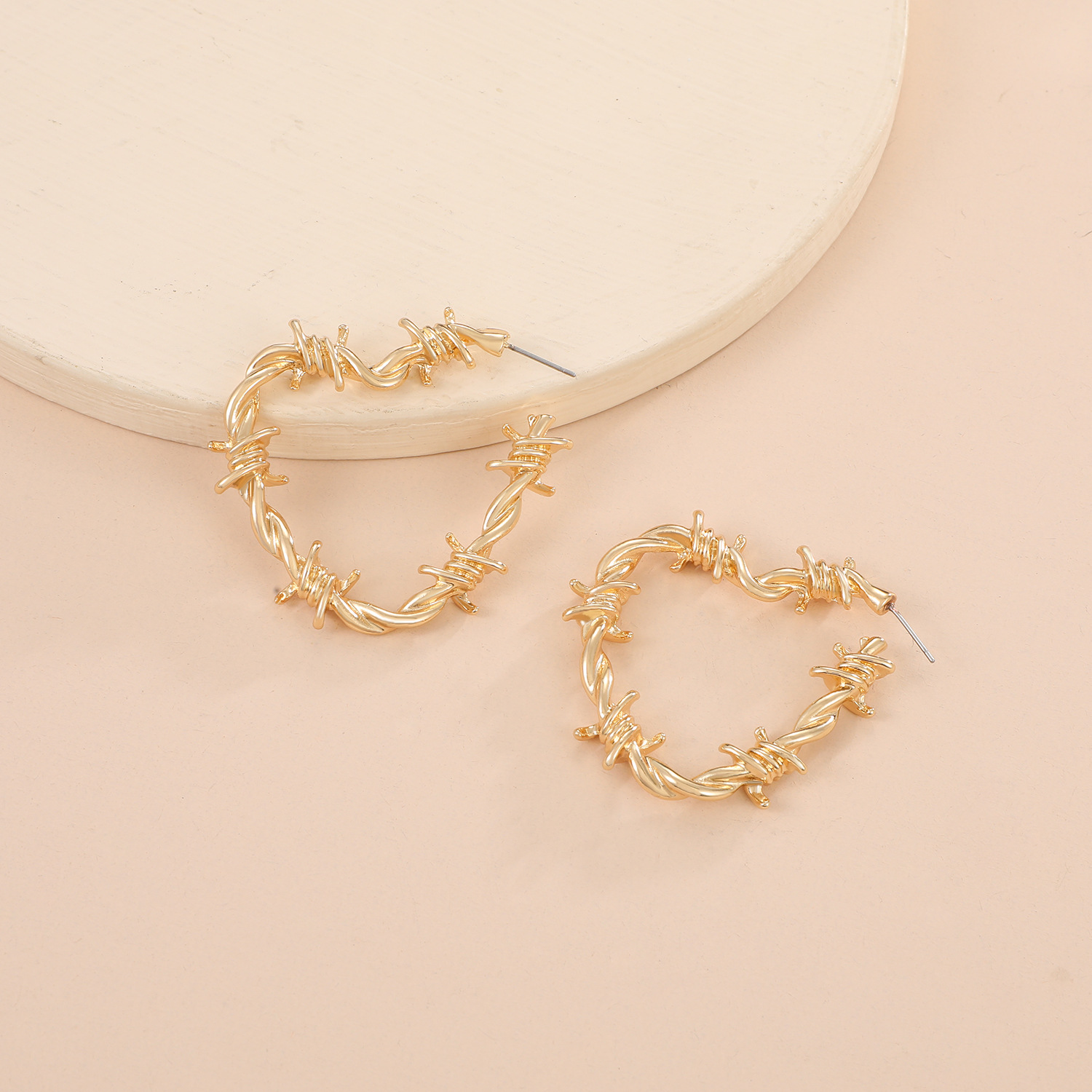 21g Weight Ear Studs Classification 1 Pair Quantity Party, Street Occasion Alloy Material Heart Shape, Knot Pattern Women's Gender Retro, Exaggerated, Punk Style Twist, Plating Craft 1 Pair Retro Exaggerated Punk Heart Shape Knot Twist Alloy Women's Ear Studs 10