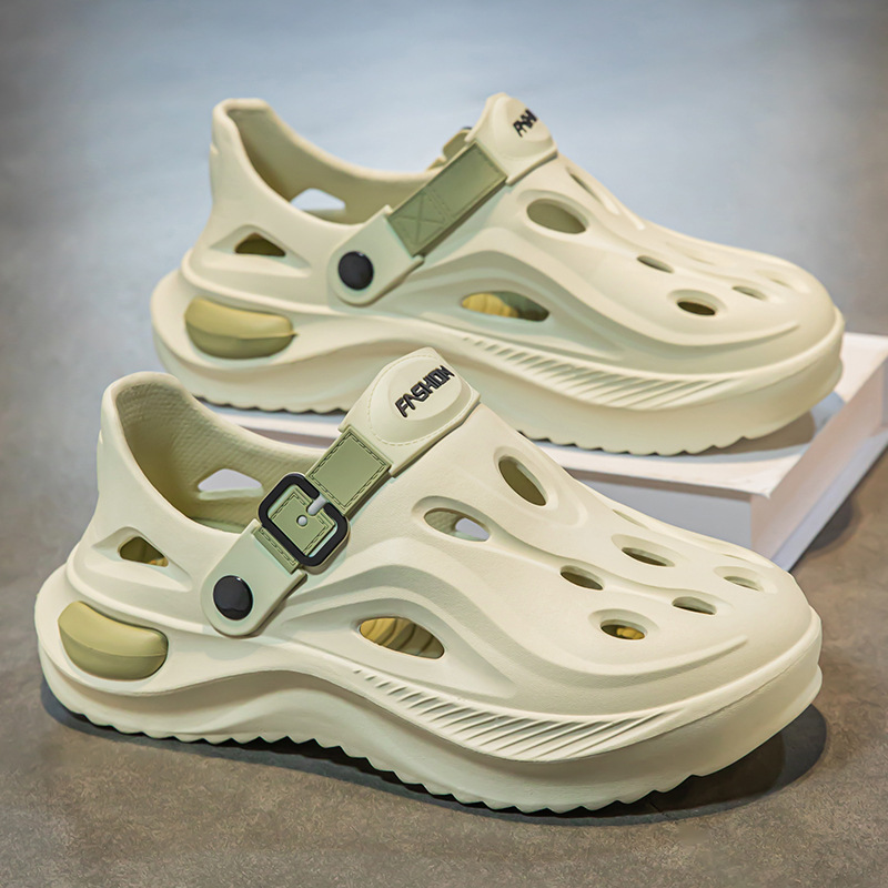 Zapatos con agujeros para hombres verano 2025 nuevo estilo de conducción, pisando mierda, deportes al aire libre, playa, sandalias de gama alta Baotou para hombres