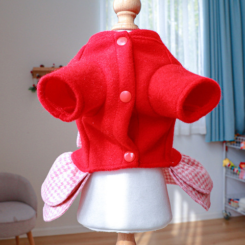 Pet clothing factory direct supply: Autumn/Winter new arrivals—warm little dog and cat outfits in vibrant red and coffee-colored herringbone tweed chest-wrap skirts