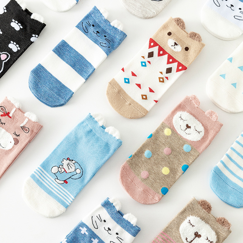 Calcetines de comercio exterior nuevos calcetines de dibujos animados lindos calcetines de mujer casuales coreanos calcetines cortos superficiales ventas directas