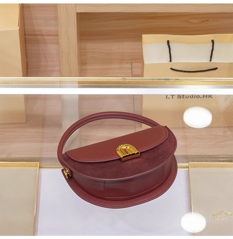 Túi đeo chéo da thật Hồng Kông dáng yên ngựa cao cấp nữ — Màu đỏ rượu, Màu nâu, Màu kaki chi tiết 3