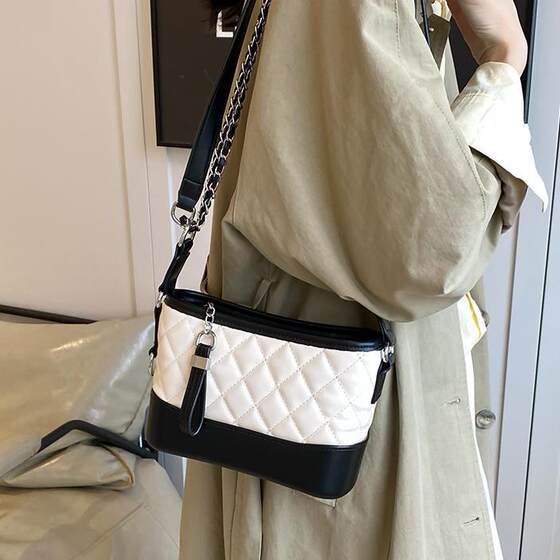 2024 New Trendy This Year's Popular Rhomboid Chain Tramp Bag All-match Western Style Small Square Bag Internet Celebrant Crossbody Bag