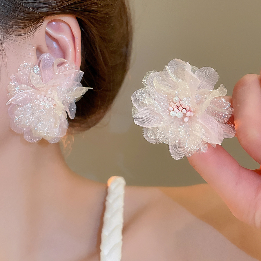 Pendientes de malla de pétalo de dopamina Pendientes de estilo de vacaciones junto al mar de estilo nuevo estilo caliente Pendientes de temperamento exagerado de todo fósforo al por mayor